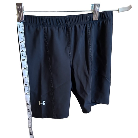 Under Armour women’s compression shorts - Picture 6 of 7